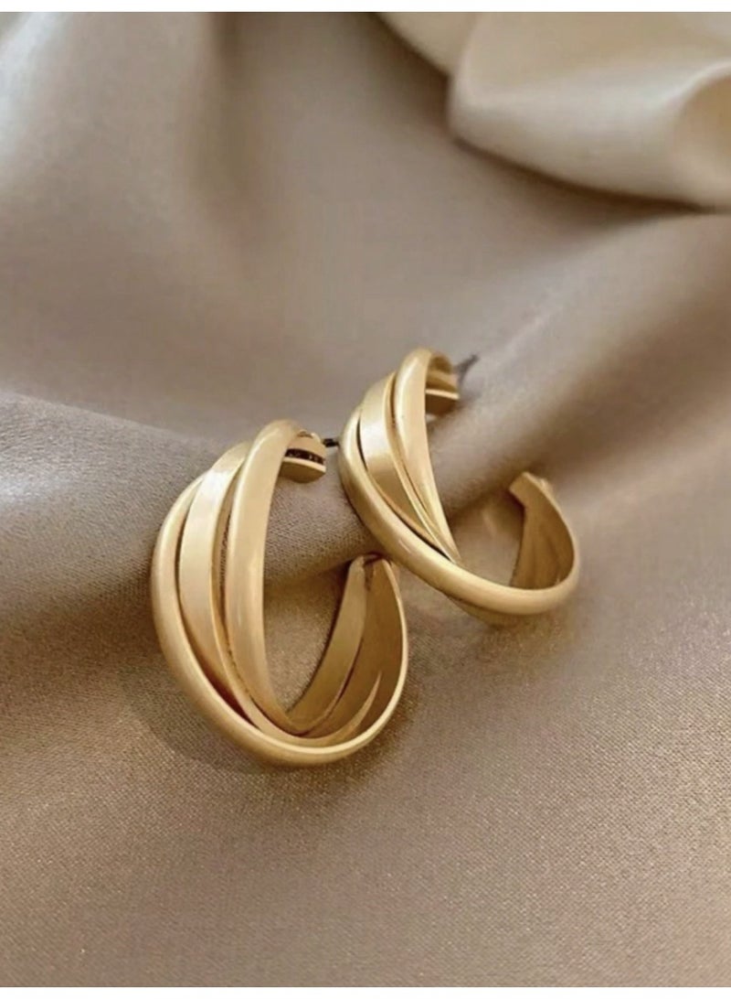 ڤيا أقراط نسائية فاخرة بتصميم طبقات ملتفّة ولمسة انحناءات جذّابة - Image 4